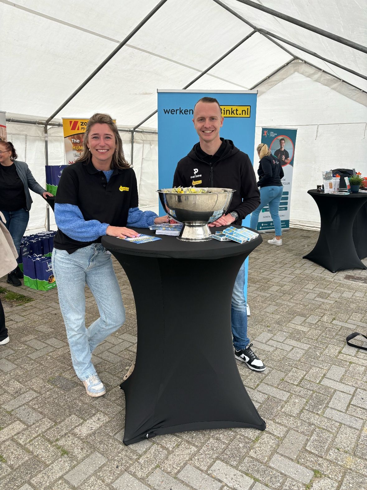 Goedemorgen! 

Wij zijn aanwezig op de banenmarkt bij ASC Waterwijk. Kom vooral bij ons langs voor een praatje en een leuke baan 😉 #werkenbij123inkt 💙💛