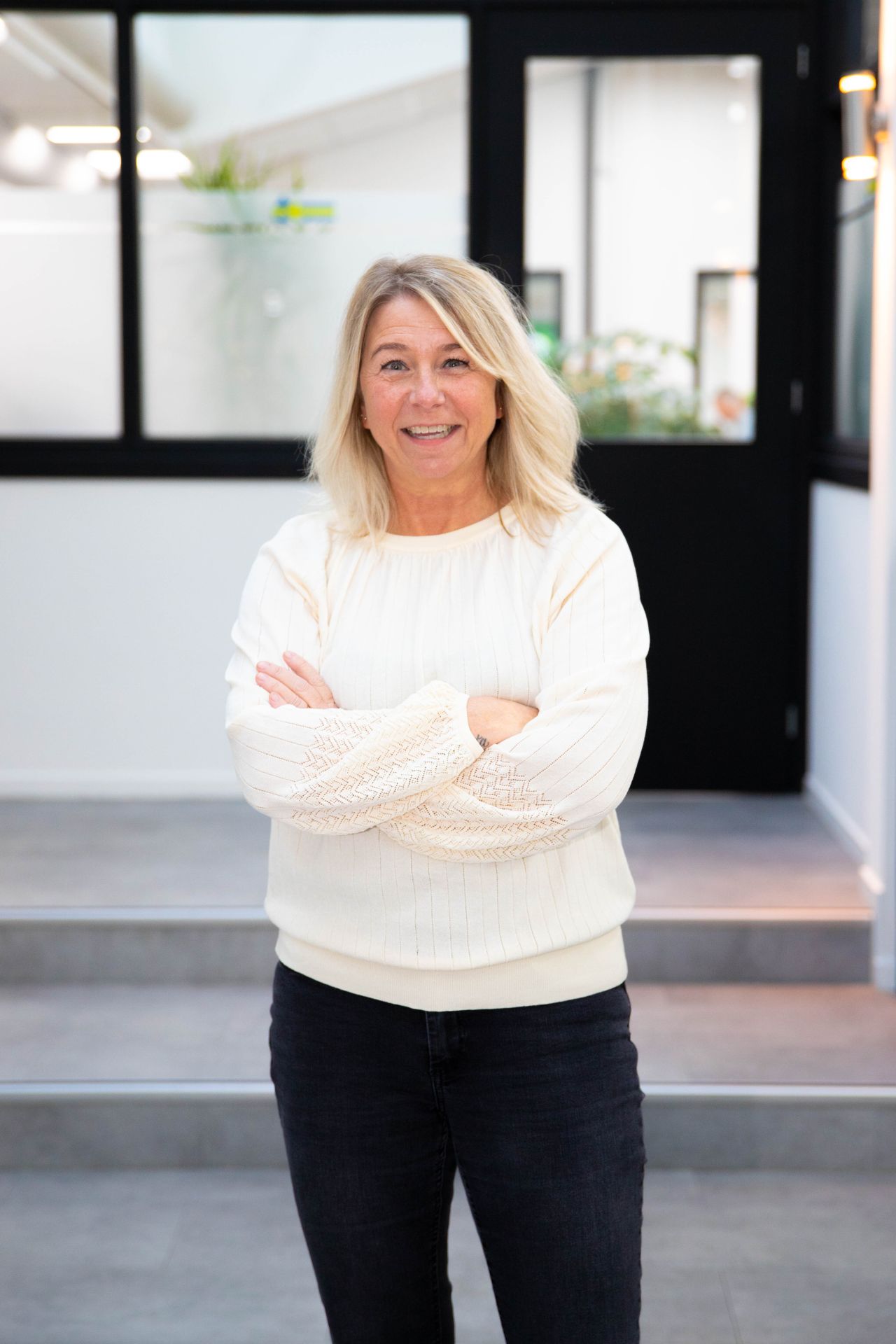 𝐒𝐚𝐦𝐞𝐧𝐰𝐞𝐫𝐤𝐞𝐧 é𝐧 𝐬𝐚𝐦𝐞𝐧 𝐨𝐧𝐭𝐬𝐩𝐚𝐧𝐧𝐞𝐧

Als crediteurenmedewerker bij 123inkt zorgt Marjon er samen met haar team voor dat de financiële processen soepel verlopen: van het controleren van facturen tot het aandragen van verbeterpunten tijdens de maandelijkse Closing Battle (met Celebrations als beloning). Tussendoor is er altijd ruimte voor humor, spontane zangacts en buiten werktijd padellen of etentjes. Met yoga en haar favoriete eiersalade-lunch bewaart Marjon de perfecte balans tussen hard werken en ontspannen! 

Benieuwd naar haar hele verhaal? Lees het hier https://bit.ly/3Su7Kev

#123inkt #crediteuren #GoedVoorElkaar #teamwork #werkplezier #WerkenBij123inkt