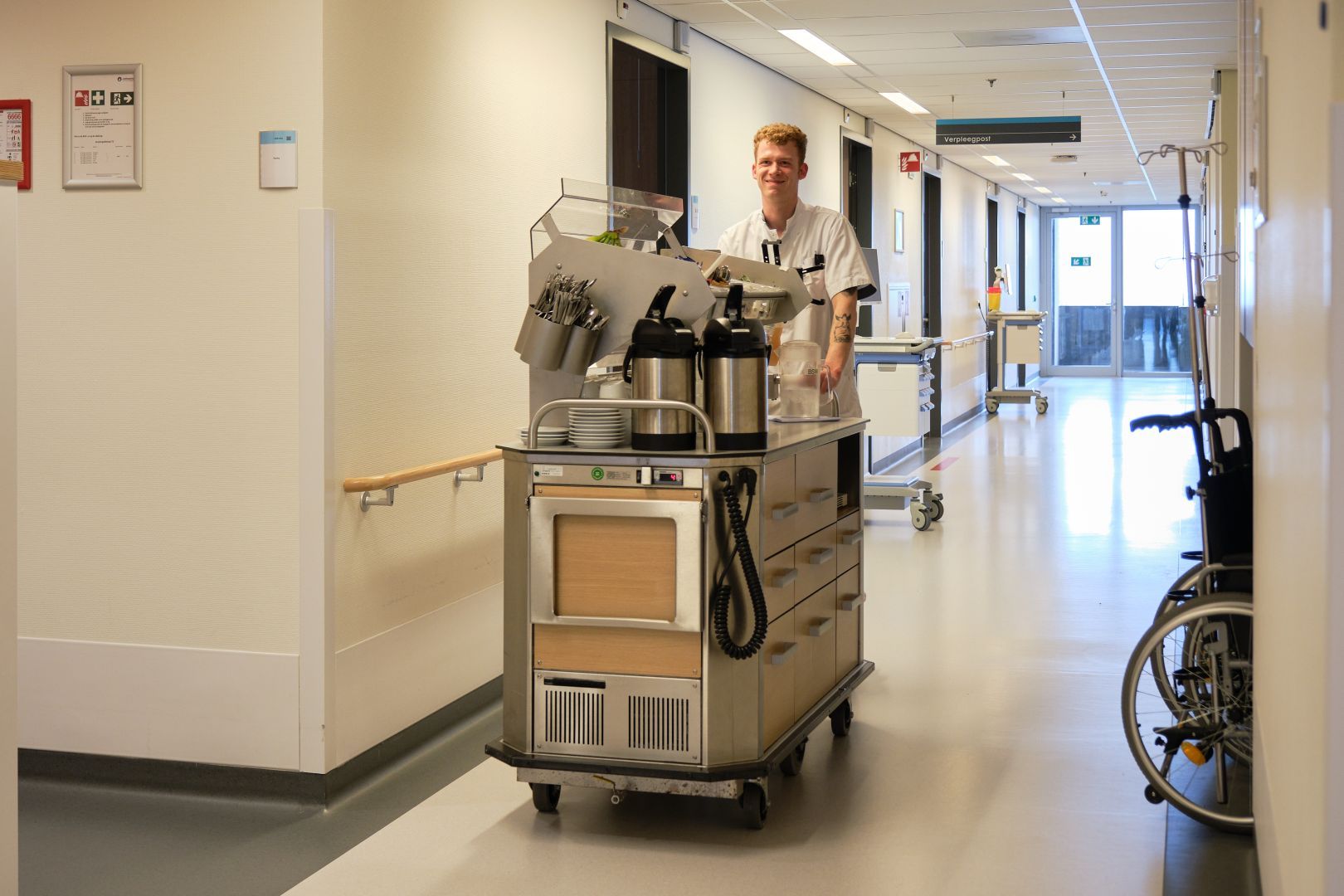 In het Hartcentrum van het Catharina Ziekenhuis draait alles om samenwerking, gastvrijheid en topzorg. Hier krijg je de kans om een team te bouwen dat écht het verschil maakt. We zoeken een 𝗧𝗲𝗮𝗺𝗹𝗲𝗶𝗱𝗲𝗿 𝗩𝗼𝗲𝗱𝗶𝗻𝗴𝘀- 𝗲𝗻 𝗭𝗼𝗿𝗴𝗮𝘀𝘀𝗶𝘀𝘁𝗲𝗻𝘁𝗲𝗻 die structuur brengt, verbinding versterkt en dicht bij de praktijk staat.

Jij bent de spil op de afdelingen – zichtbaar, betrokken en altijd gericht op kwaliteit en samenwerking. Samen met je collega-teamleiders en de afdelingen binnen het Hartcentrum werk je aan een blijvende verbetering van de zorg.

✨ Een unieke kans om te pionieren! Dit is een nieuwe functie binnen het Hartcentrum, wat betekent dat je volop ruimte krijgt om mee te bouwen en vorm te geven aan de rol. We staan open voor een beginnend leidinggevende, dus als jij je eerste stappen in het leiderschap wilt zetten, is dit een geweldige kans om ervaring op te doen.

Wil jij deze uitdaging aangaan? 𝗣𝗿𝗼𝗲𝗳 𝗮𝗹𝘃𝗮𝘀𝘁 𝗱𝗲 𝘀𝗳𝗲𝗲𝗿 op Instagram via @cardiologiecze, @ctc.catharinaziekenhuis of @ccubeatsforu.cze en ontdek waarom dit dé plek is om leiding te geven!

🔗 Lees meer en solliciteer hier → https://lnkd.in/gckkNEkT

#werkenbijcatharina #catharinaziekenhuis #Eindhoven #Teamleider 