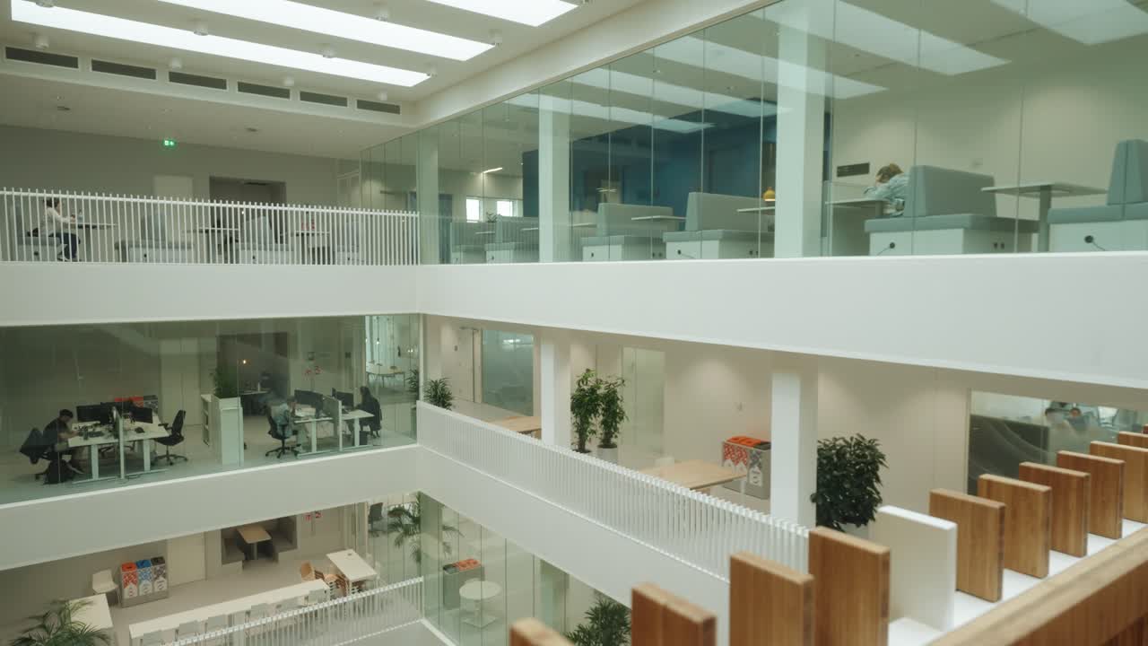 Deze drie medewerkers van het Catharina Ziekenhuis combineerden hun werk met de hbo-opleiding Verpleegkunde duaal aan Fontys. 🎓

🎥 In dit filmpje vertellen ze hoe dat eruitzag in de praktijk.
En we mogen met trots melden dat ze inmiddels alle drie zijn afgestudeerd!

Wil jij ook doorgroeien van mbo naar hbo verpleegkunde? In het Catharina Ziekenhuis kan dat via ons jaarlijkse doorstroomtraject. 

#werkenbijcatharina Catharina Hospital Eindhoven #eindhoven 