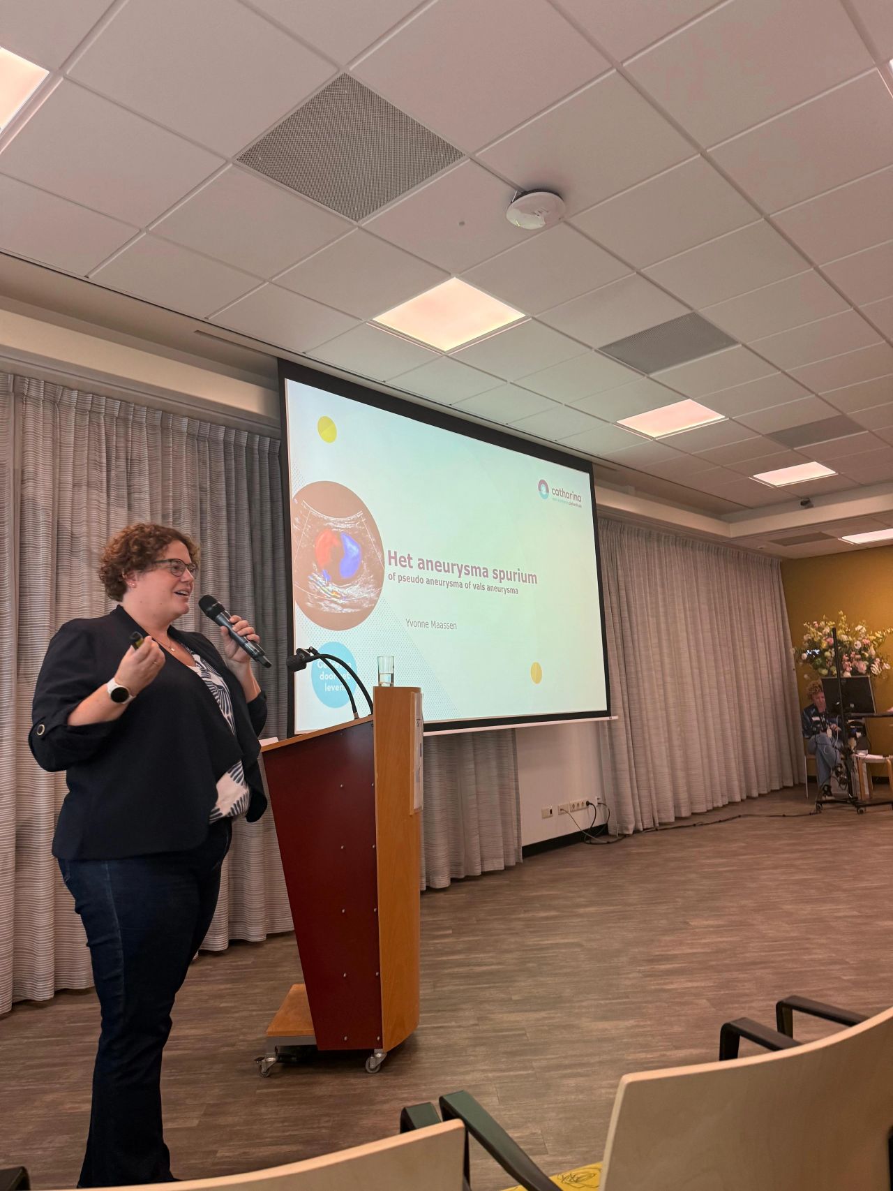 Vandaag een presentatie over het aneurysma spurium mogen geven op de VNIVD lesdag in het St Jansdal Ziekenhuis in Harderwijk.
Het was een geslaagde dag, met interessante presentaties en weer veel vaatlaboranten uit het hele land!
#vnivd #vaatlaboranten 
#werkenbijcatharina