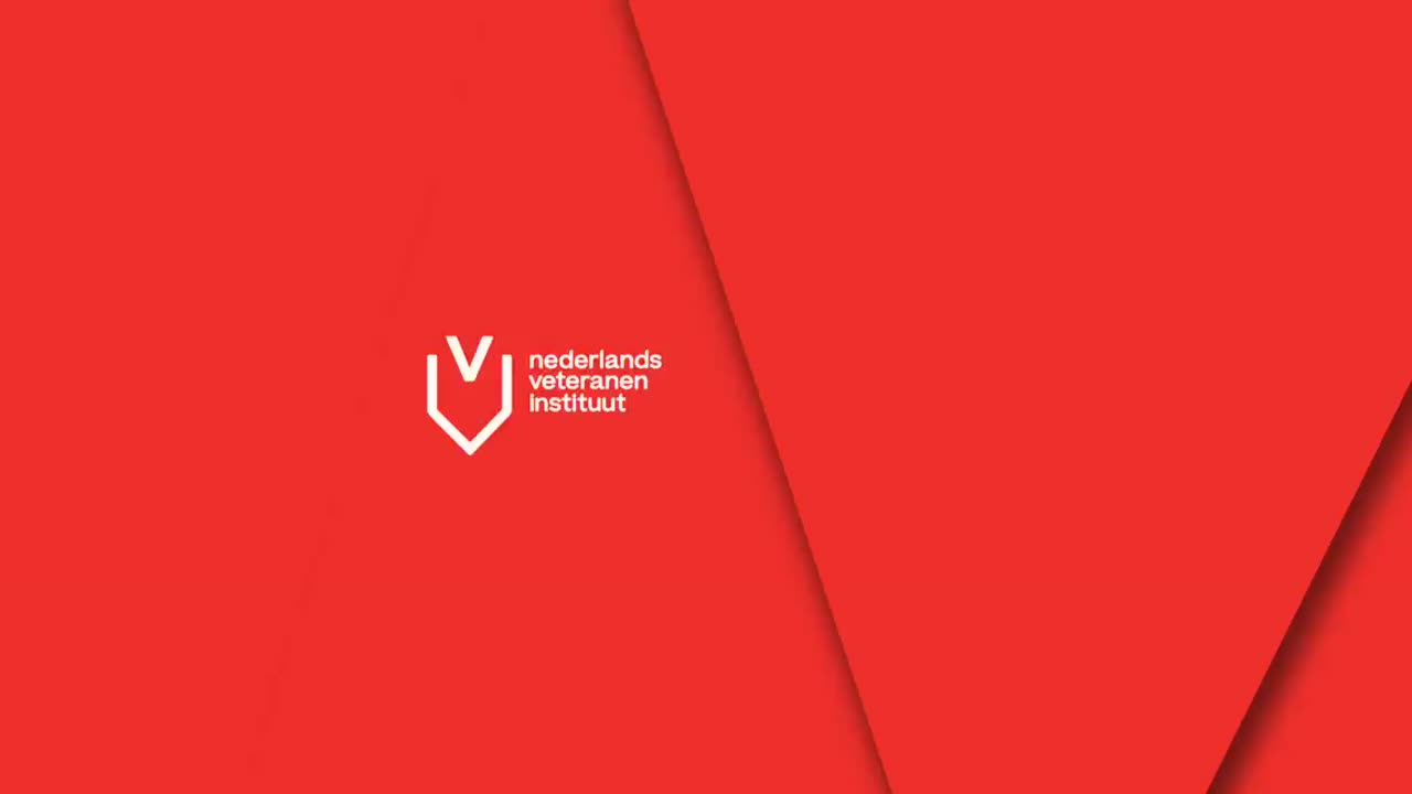 Samen Veteraan zijn
 
Vandaag vindt de 21ste editie van de Nederlandse Veteranendag plaats. Tijdens dit nationale evenement in Dan Haag worden de meer dan 100.000 veteranen in Nederland geëerd.
 
In deze video ga ik in gesprek met veteraan Alex over ‘Samen veteraan zijn’ en bespreken wij onder andere wat het betekent om veteraan te zijn, wat hen verbindt, en geven een boodschap mee aan mede-veteranen.
 
Helaas kan ik vandaag niet aanwezig zijn op het Malieveld door werkzaamheden. Ik wens jullie allemaal een fijne dag toe en bedankt voor dienen!
 
#defensie #dosco #clas #dcpl #werkenbijclas #koninklijkelandmacht #landmacht #werkenbijdefensie #buddybijdefensie #buddy #verbindingdienst #verbindelaar #defensieinclusief #diversiteit #inclusie #veteranendag #veteraan.