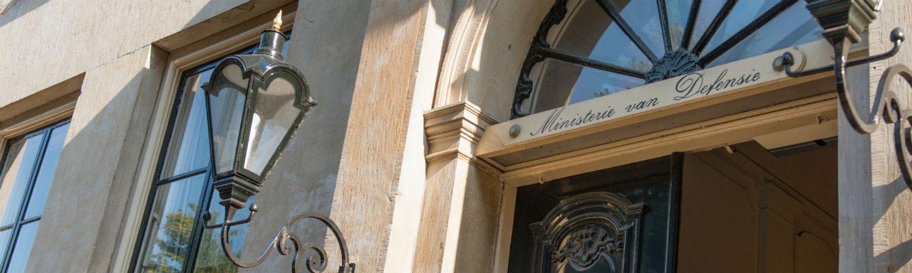 Helaas ben ik zelf niet beschikbaar voor een (vaste) aanstelling, maar dit is een mooie uitdagende job in een dynamische omgeving. 

#werkenbijdefensie #werkenindetechniek #koninklijkemarine