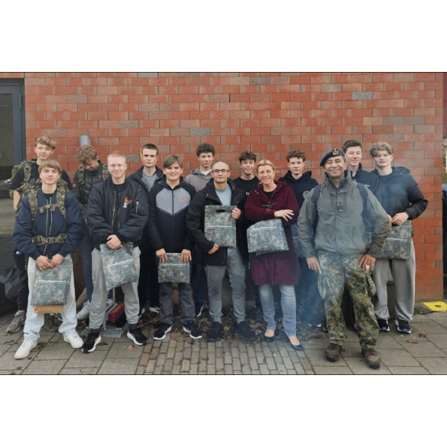 🚛  🚁  🔧  🚛  🚁  🔧  🚛  🔧  🚁  🚛 
Curio Bedrijfswagentechniek op bezoek bij Voertuigonderhoud van het Defensiehelikoptercommando  in Gilze-Rijen. 
🚛  🚁  🔧  🚛  🚁  🔧  🚛  🔧  🚁  🚛

Ook aan de slag als Automonteur bij de Luchtmacht? Check: 

MBO2: 
https://lnkd.in/eeH2t-8E

MBO3/4: https://lnkd.in/eKMMaDcP 

Vragen? Recruitment DHC denkt graag met jou mee! 
📧 dhc.werving@mindef.nl 

#Defensie #Defensiehelikoptercommando #werkenbijdefensie #Luchtmacht  #Vliegbasisgilze #Automonteur #Autotechnicus #Voertuigonderhoud #Curio #Recruitment #1team1taak #tijdvoordefensie