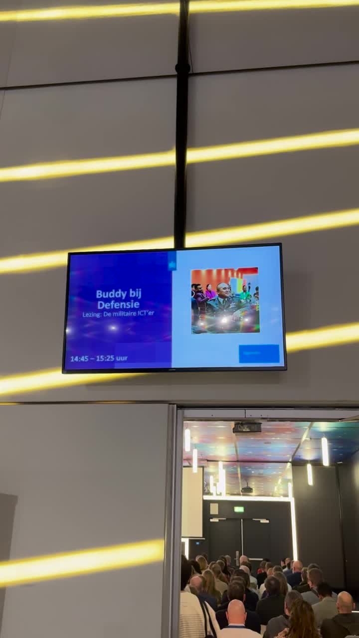 Gisteren waren wij, recruiters van het Ministerie van Defensie  aanwezig op het Open Huis IT&IV @Rijksoverheid in de Jaarbeur Utrecht. Het grootste event voor IT'ers en informatiespecialisten van de Rijksoverheid . Wij stonden er met een stand en ik mocht een praatje houden over de militiare ICT’er en als je kunt zien was er genoeg animo.

#defensie #dosco #clas #dcpl #werkenbijclas #koninklijkelandmacht #landmacht #werkenbijdefensie #buddybijdefensie #buddy #verbindingdienst #verbindelaar #defensieinclusief #diversiteit #inclusie