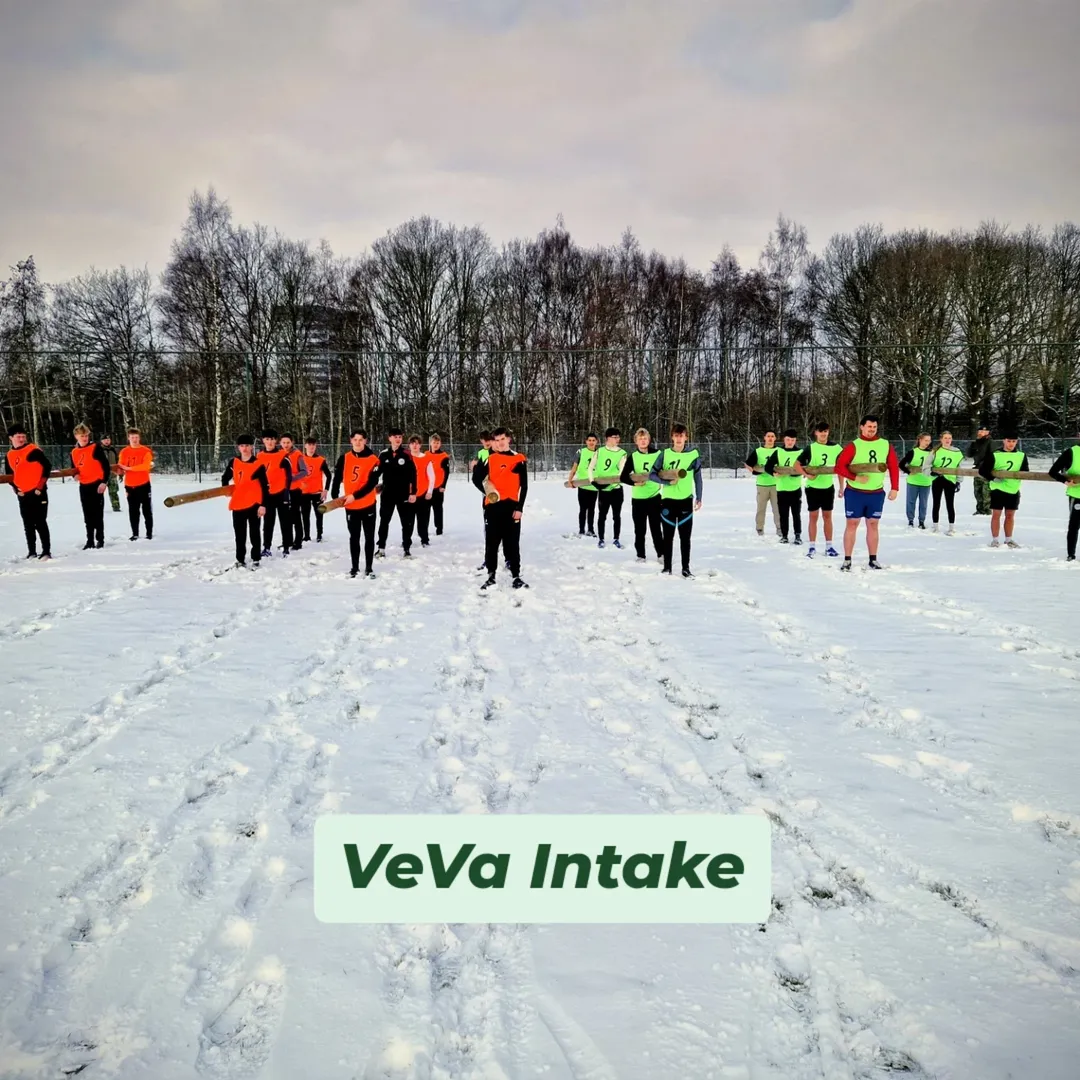 VEVA INTAKE --> SNEEUW EDITIE 🥶

Vandaag stond de 2e intake vh jaar op het programma.
Alle 28 deelnemers hebben zich van hun beste kant laten zien. Ook al waren ze er niet allemaal goed op gekleed, we hebben niemand horen klagen over de omstandigheden.

Net als de beroepsmilitairen gaan we bij VeVa Assen ook door waar anderen stoppen 💪🏻.

De vulling voor het nieuwe schooljaar gaat snel.
Dus bij interesse --> snel aanmelden 🏃🏽‍♂️

@drenthe.college 
#vevaopleiding #veva #mbo #werkenbijdefensie #dcterra
