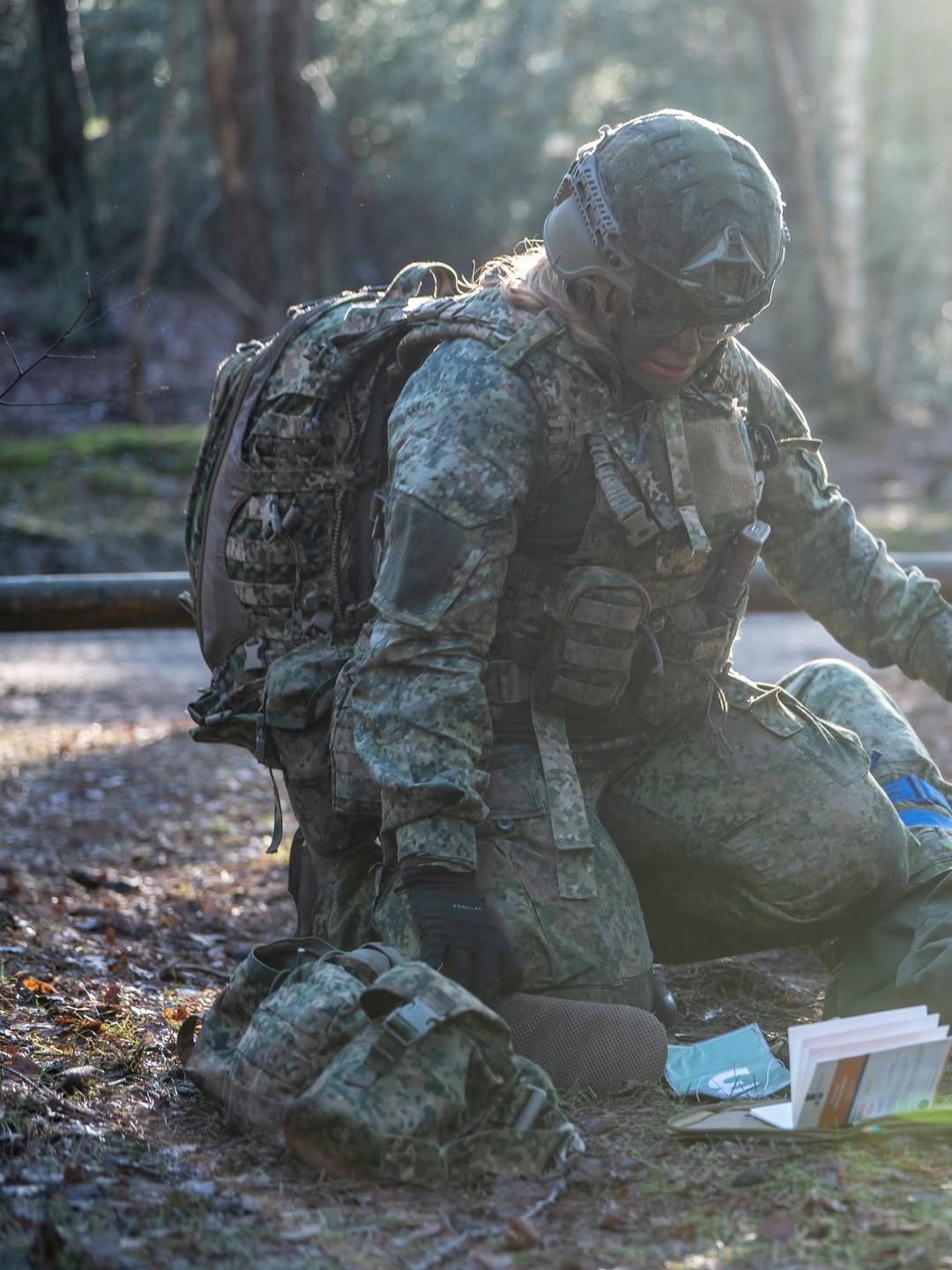 In actie voor elkaar
Geen man achtergelaten 💪
.
𝚆𝚊𝚝 𝚜𝚝𝚎𝚛𝚔 𝚒𝚜 𝚞𝚒𝚝 𝚒𝚗𝚗𝚎𝚛𝚕𝚒𝚓𝚔𝚎 𝚘𝚟𝚎𝚛𝚝𝚞𝚒𝚐𝚒𝚗𝚐 𝚏𝚊𝚊𝚕𝚝 𝚗𝚘𝚘𝚒𝚝!
.
#koninklijkelandmacht #defensie #CLAS #OTCO #KMS #SIVO #NATO #weareNATO #strongertogether #onderofficier #militair #werkenbijdefensie #tijdvoordefensie #opleiding #vrijheid #schouderaanschouder #veerkracht 
#willenslimmerkunnenvechten #warfighting