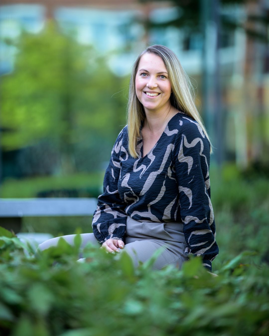 🎤 Morgen spreekt Stefanie Moskal, manager IT infrastructuur, op de Women in Technology World Series beurs in Almere 👏💙. Als leidinggevende van een team van 20 collega's weet zij hoe je digitale verandering écht in beweging krijgt. “Als iets nog niet goed is, is het werk nog niet gedaan.” 💬👩‍💻 🙌 

 🔗 Lees meer over haar reis en impact: https://lnkd.in/ehVtFwTZ

#womenintech #werkenbijlidl #EWiT25 #WiTWS #WinTechSeries #WiT #EWiT #WomeninTech