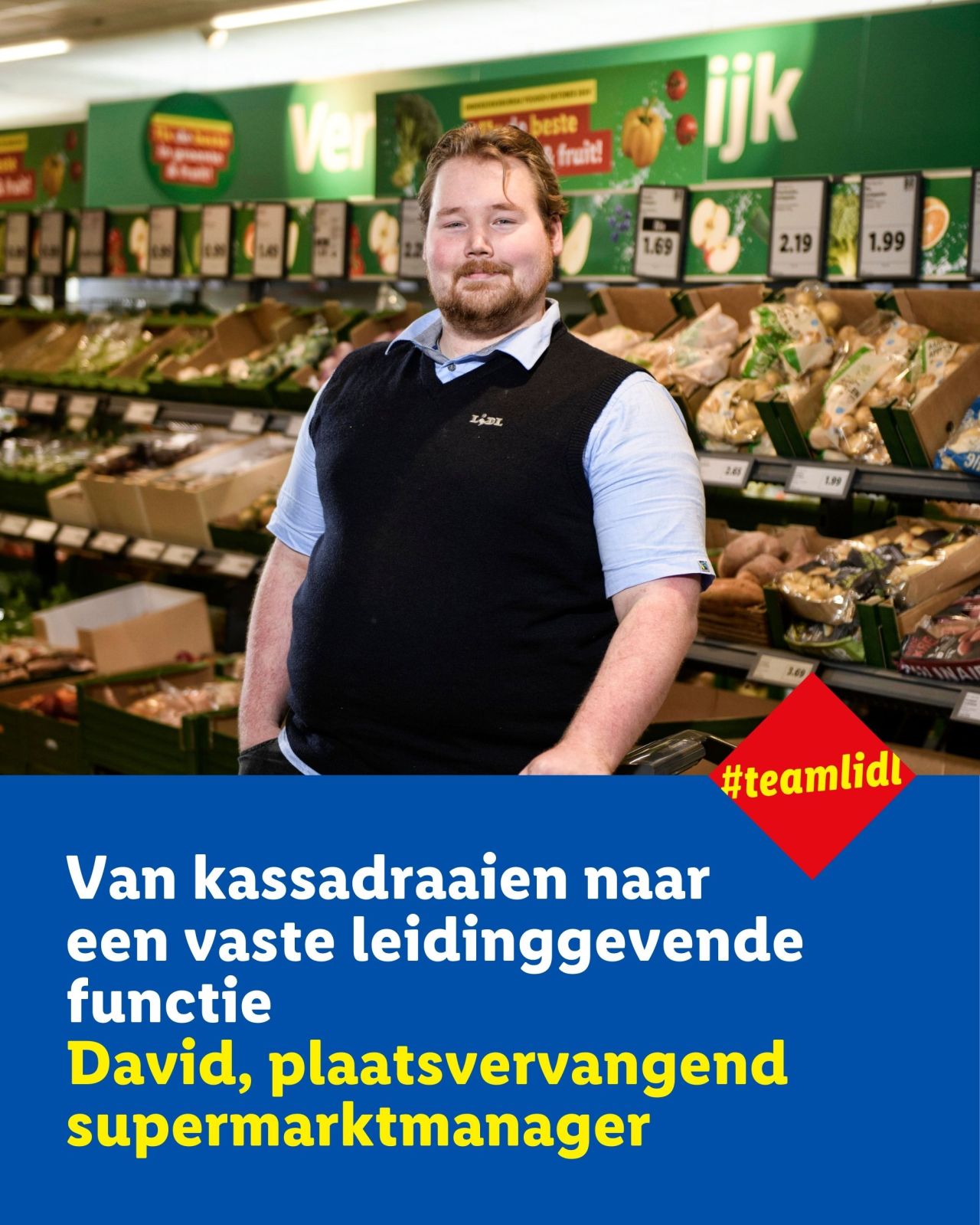 Een vaste functie als plaatsvervangend supermarktmanager: dat is waar David van der Gouw nu staat. 👏 

Op zijn 18e begon hij als hulpkracht in het Lidl filiaal in Enschede. Van kassadraaien en schappen vullen groeide hij door naar assistent supermarktmanager. 💪 Stap-voor-stap kreeg hij meer verantwoordelijkheid en ontwikkelde zich verder.

Zijn groeipad laat zien dat je bij Lidl écht kunt doorgroeien 💙💛❤️ Lees zijn verhaal via de link in comment 👇 

#werkenbijlidl #teamlidl #groeien #supermarktmanager