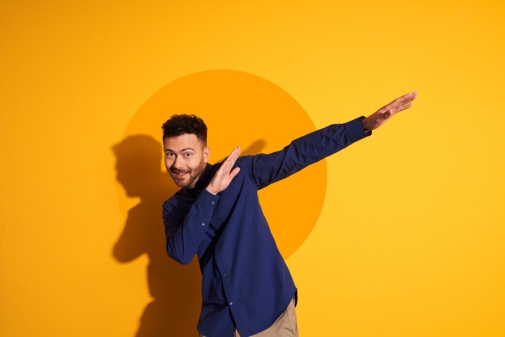 ❤️💛💙 𝗪𝗮𝗮𝗿𝗼𝗺 𝘄𝗲𝗿𝗸𝗲𝗻 𝗯𝗶𝗷 𝗟𝗶𝗱𝗹 é𝗰𝗵𝘁 𝗲𝗲𝗻 𝘀𝗹𝗶𝗺𝗺𝗲 𝗰𝗮𝗿𝗿𝗶è𝗿𝗲𝘀𝘁𝗮𝗽 𝗶𝘀 ✨





De retail is booming, ook in 2025. Terwijl de arbeidsmarkt krap blijft (101 vacatures per 100 werkzoekenden), blijft Lidl groeien. Sterker nog: dit voorjaar trokken we voor het eerst méér bezoekers dan Jumbo  🚀 (https://lnkd.in/eTqFpefj)

𝗪𝗮𝘁 𝗯𝗲𝘁𝗲𝗸𝗲𝗻𝘁 𝗱𝗮𝘁 𝘃𝗼𝗼𝗿 𝗷𝗼𝘂 𝗮𝗹𝘀 𝗸𝗮𝗻𝗱𝗶𝗱𝗮𝗮𝘁?
👉 Snelle doorgroei, van trainee naar supermarktmanager in 18–24 maanden.
👉 Leren & verdienen, via BBL je mbo-4 diploma halen, mét salaris.
👉 Top Employer, in 2025 opnieuw uitgeroepen tot beste retail-werkgever van Nederland.
👉 Internationale kansen, met >376.000 collega’s in 30+ landen ligt de wereld open.

𝗘𝗻 𝗵𝗲𝘁 𝗺𝗼𝗼𝗶𝘀𝘁𝗲? 
Bij Lidl Nederland krijg je niet alleen een baan, maar een versneller voor je carrière. Want waar anderen blijven praten, ondernemen wij actie.

Of je nu starter bent of ervaren leidinggevende, de kans om impact te maken ligt hier voor het oprapen.

📢 𝗕𝗲𝗻𝗶𝗲𝘂𝘄𝗱 𝗻𝗮𝗮𝗿 𝗱𝗲 𝗺𝗼𝗴𝗲𝗹𝗶𝗷𝗸𝗵𝗲𝗱𝗲𝗻?
Stuur me gerust een berichtje. Wie weet start jouw Lidl-avontuur sneller dan je denkt!

#Lidl #WerkenbijLidl #Retail #Vacatures #TopEmployer #Carrière #RecruitmentMagician #vacature #kansen #leiderschap #ontwikkelen