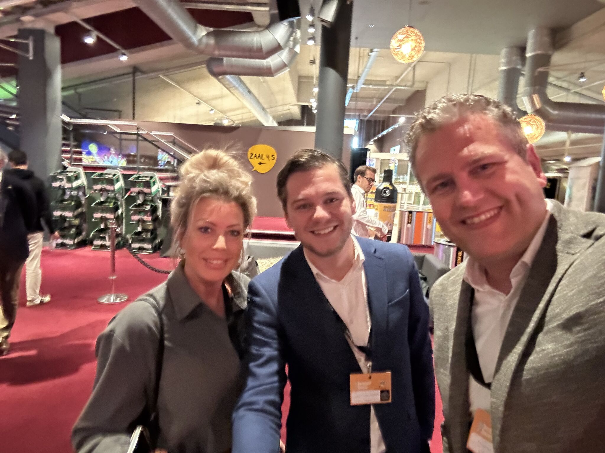 Vandaag samen met Serina Van Der Meijs en Sam Vervoort  in Breda bij Recruitment Inspiration on Steroids.
Wat een energie hier! Inspirerende sprekers, volop ideeën om het verschil te maken in de zoektocht naar nieuwe collega’s.

Takeaway; Je hoeft geen unicorn te zijn om het verschil te maken in recruitment… 😉

Grote dank aan Arjan Elbers en het team van Yellow voor de toporganisatie.
We gaan nog even verder genieten van alle sprekers!

#UnicornsBreda #RecruitmentUnicorns