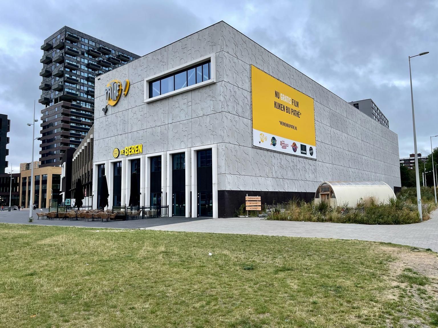 𝐃𝐞 𝐠𝐫𝐨𝐭𝐞 𝐟𝐢𝐧𝐚𝐥𝐞 𝐯𝐚𝐧 𝐨𝐧𝐳𝐞 𝐏𝐚𝐭𝐡𝐞́ 𝐍𝐞𝐝𝐞𝐫𝐥𝐚𝐧𝐝 𝐭𝐡𝐞𝐚𝐭𝐞𝐫 𝐭𝐨𝐮𝐫 𝐝𝐢𝐭 𝐣𝐚𝐚𝐫ⵑⵑ

Amsterdam (noord) dinsdag 25 november a.s. (voor 450 gasten)!

"𝐑𝐞𝐜𝐫𝐮𝐢𝐭𝐦𝐞𝐧𝐭 𝐈𝐧𝐬𝐩𝐢𝐫𝐚𝐭𝐢𝐨𝐧 𝐨𝐧 𝐒𝐭𝐞𝐫𝐨𝐢𝐝𝐬 ❤️"

Bigger, Better and Bolder en dat alles in een relax-seat... 
Na een uitverkocht Groningen, Utrecht, Breda en Zwolle presenteren we je:


𝐇𝐞𝐭 𝐩𝐫𝐨𝐠𝐫𝐚𝐦𝐦𝐚 𝐨𝐧 𝐬𝐭𝐞𝐫𝐨𝐢𝐝𝐬 

Dagvoorzitter Nicol Tadema (hoe werkt inspiratie nou eigenlijk)?

Guerilla Recruitment van Arjan Elbers 
AI in recruitment ontketend – van potentie naar impact van Carv
Web van de toekomst met Dirk Driessen van Getnoticed 
Rijden op de skills rodeo, met Diana Magielsen van Unique
Freelancers zijn toch geen paperclips van Lars Evers
Mini masterclass grapjes en humor van topartiest Roel C. Verburg
 
Pauze (ja met popcorn)

De kunst van storytelling van Martin Koolhoven filmmaker en regisseur
Even over die tekst van Werkzoeken.nl
Niet afwijzen, maar doorverwijzen van The Talentpool Community 
Intermezzo van Nutzy | by Purple Squirrel Effect over inspiratie van Gen-Z

De afsluiter
Het verhaal voor elke hiringmanager ooit...


𝐌𝐚𝐚𝐫 𝐞𝐫 𝐢𝐬 𝐦𝐞𝐞𝐫:

He?! Ja natuurlijk, het is "Recruitment Inspiration On Steroids". Extra verrassingen tijdens de middag, gratis goodiebag met boeken, popcorn, filmvouchers en hele waardevolle waardebonnen...

𝐃𝐚𝐭𝐚:

💜 Groningen 04 september 𝐮𝐢𝐭𝐯𝐞𝐫𝐤𝐨𝐜𝐡𝐭 ✅ 
💜 Utrecht 11 september 𝐮𝐢𝐭𝐯𝐞𝐫𝐤𝐨𝐜𝐡𝐭 ✅ 
💜 Breda 09 oktober 𝐮𝐢𝐭𝐯𝐞𝐫𝐤𝐨𝐜𝐡𝐭 ✅ 
💜 Zwolle 06 november 𝐮𝐢𝐭𝐯𝐞𝐫𝐤𝐨𝐜𝐡𝐭 ✅ 
💜 Amsterdam 25 november laatste tickets verkrijgbaar !!


Dus kom 25-11 naar Pathé Amsterdam
𝑻𝒊𝒄𝒌𝒆𝒕𝒔 𝒔𝒍𝒆𝒄𝒉𝒕𝒔 € 𝟗𝟓 (ex btw)

https://lnkd.in/efswjpnv

Ben er snel bij! Laat je inspireren❤️

#recruitmentunicorns #unicornsgroningen #unicornsutrecht 
#unicornsbreda #unicornszwolle #unicornsamsterdam
