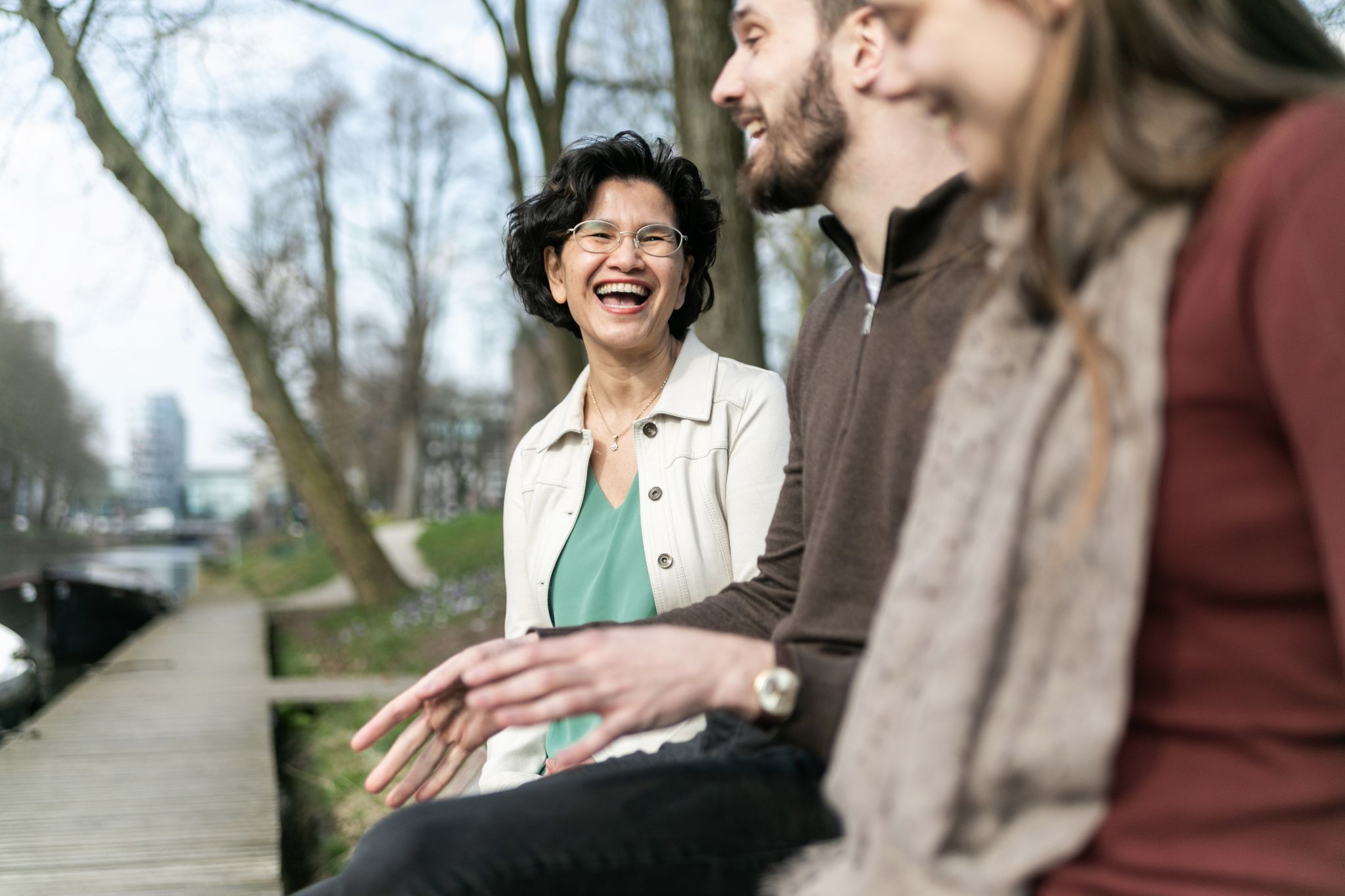 Als opleidingsinstituut geven we onze medewerkers natuurlijk alle ruimte om zich professioneel te ontwikkelen. Daarom hebben we de SSR School opgezet, speciaal voor onze eigen medewerkers. We stimuleren opleidings- en ontwikkelactiviteiten, variërend van opleidingen en trainingen tot masterclasses en webinars.

Bovendien geven we je als medewerker verantwoordelijkheid en vrijheid bij het invullen van je werkzaamheden. Zo hopen we dat medewerkers hun opgedane kennis en vaardigheden kunnen inzetten in hun functie en dat ze met een goedgevulde rugzak klaarstaan voor een eventuele volgende stap binnen of buiten onze organisatie. 

Op zoek naar nieuwe kansen? Ontdek wat SSR voor jou kan betekenen! Bekijk al onze vacatures: 

https://lnkd.in/eDR7HFgS

#WerkenbijSSR