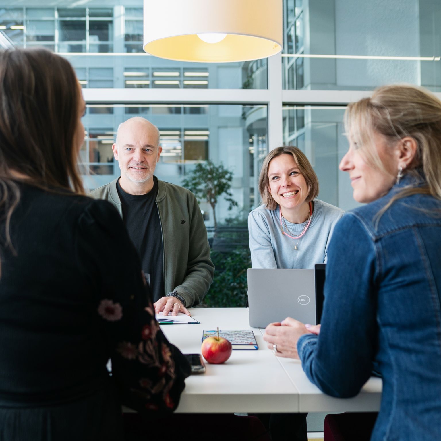 Wist jij dat SSR internationaal actief is? 🌍
 
Naast ons lidmaatschap in het European Judicial Training Network (EJTN), ondersteunen we diverse programma’s binnen en buiten Europa. We bieden daarbij inhoudelijke ondersteuning op het gebied van didactiek en adviseren over organisatie en opbouw van het cursusaanbod. Hierbij werken we nauw samen met de Raad voor de Rechtspraak, het College van Procureurs-Generaal, het Ministerie van Justitie en andere ketenpartners binnen het justitienetwerk. We zijn eveneens lid van de International Organisation for Judicial Training en het Euro-Arab Judicial Training Network.
 
Op zoek naar nieuwe kansen? Ontdek wat SSR voor jou kan betekenen! Bekijk al onze vacatures: https://lnkd.in/eDR7HFgS

#WerkenbijSSR