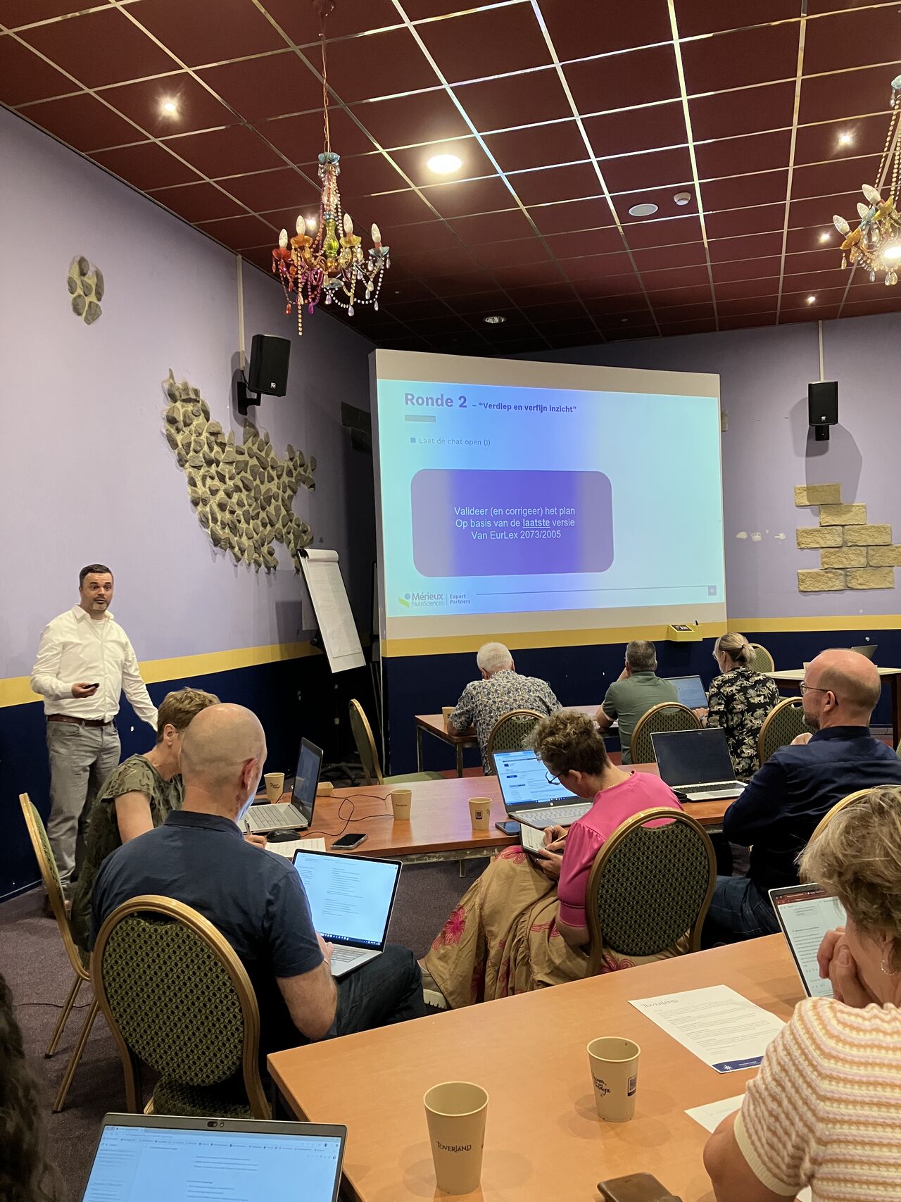 Wat een waardevolle dag met de #SKL Werkgroep Food bij Toverland! 🌱✨

In de ochtend mocht ik namens Mérieux NutriSciences | ktba de deelnemers meenemen in de wereld van Artificiële Intelligentie #AI. Samen doken we in wat AI nu eigenlijk is en natuurlijk in de praktische mogelijkheden van tools als ChatGPT, Gemini en Copilot. Mooi om te zien hoe snel deze technologie werd omarmd en hoe open er kennis werd gedeeld.

Een speciaal woord van dank aan alle deelnemers voor jullie enthousiasme en actieve deelname. En natuurlijk aan #Toverland voor de inspirerende presentatie over duurzaamheid in de middag.

Bedankt ook aan Harm Crompvoets, #WendyJansen  en natuurlijk Kelly Kohlen voor de fijne samenwerking bij de organisatie van deze dag!

#AI #Duurzaamheid #Innovatie #SKL #WerkgroepFood #KTBA #Kennisdeling #Workshop #Toverland #MérieuxNutriSciences