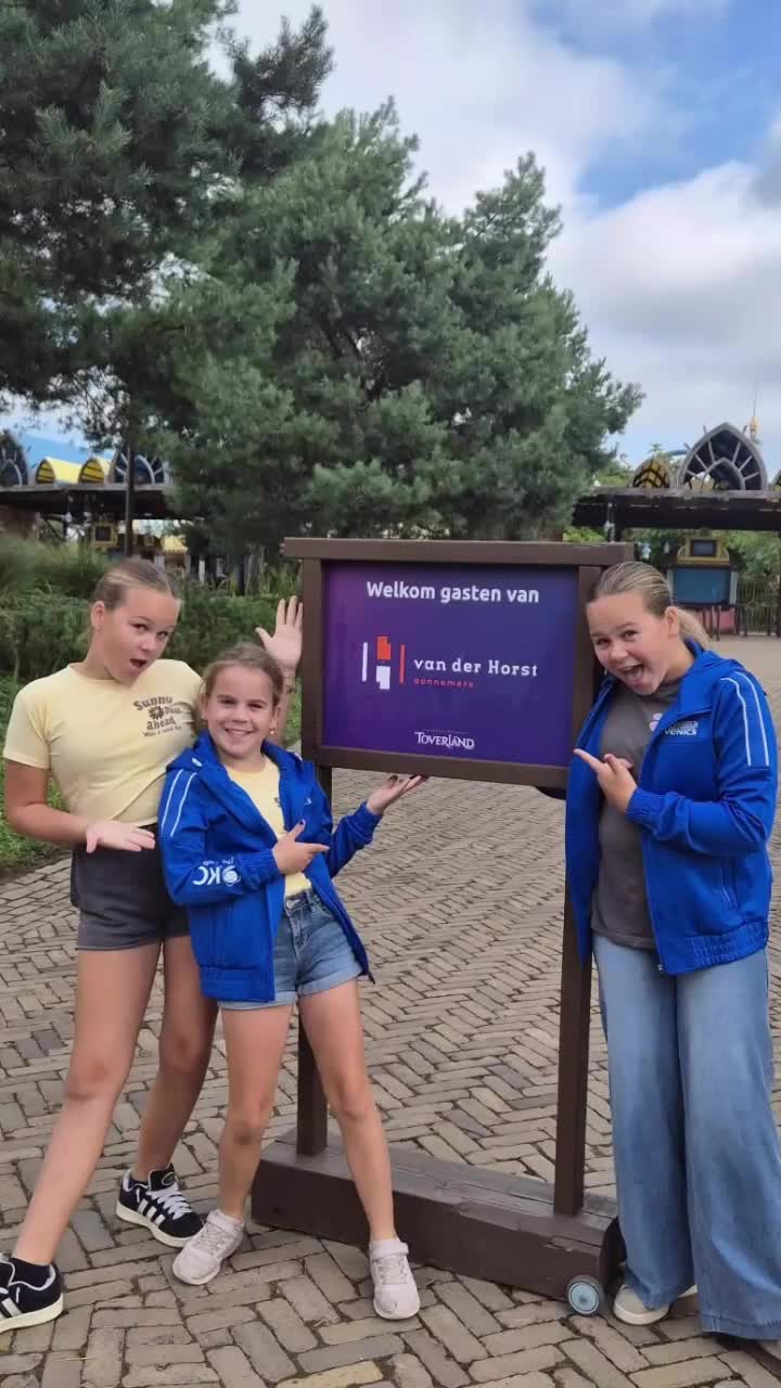 𝗙𝗮𝗺𝗶𝗹𝗶𝗲𝗱𝗮𝗴 𝗶𝗻 𝗧𝗼𝘃𝗲𝗿𝗹𝗮𝗻𝗱 🎊
Afgelopen zaterdag vierden we ons 𝟵𝟱-𝗷𝗮𝗿𝗶𝗴 𝗯𝗲𝘀𝘁𝗮𝗮𝗻 in attractiepark Toverland met alle collega’s en hun gezinnen. 🎢

Een volledig verzorgde dag met lekker eten, drinken en héél veel gezelligheid. 🥂

Het weer zat ook nog eens mee! Perfect voor een dagje plezier in het pretpark. ☀️

Dank aan iedereen die erbij was en deze 𝗺𝗶𝗷𝗹𝗽𝗮𝗮𝗹 extra bijzonder maakte. 🙏🏻
 
#familiedag #95jaar #toverland