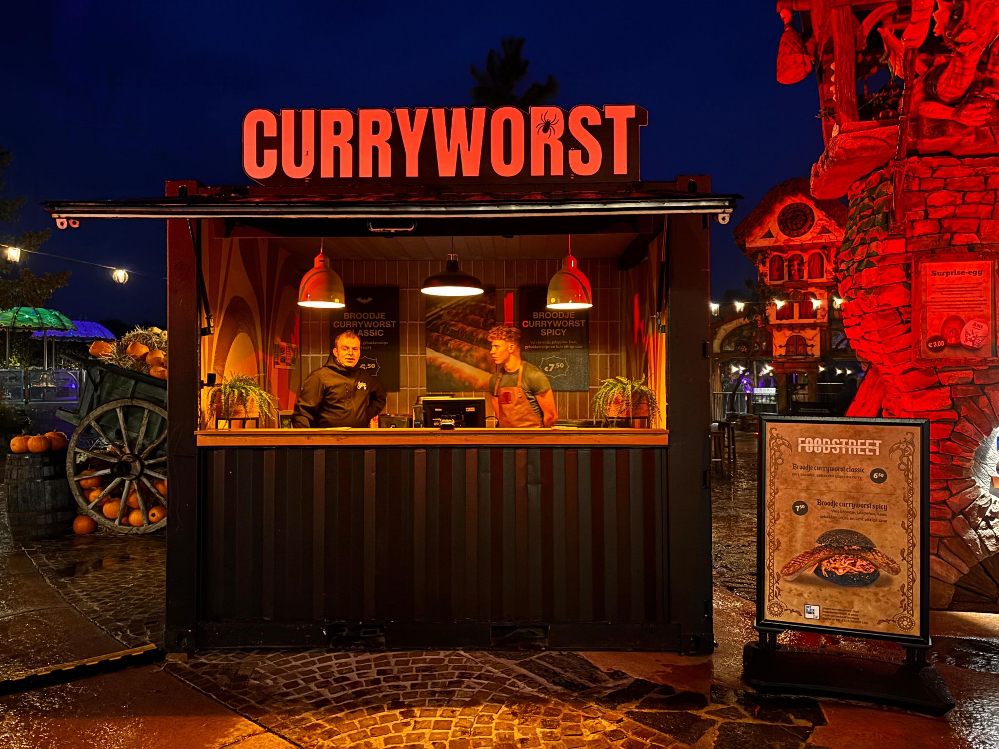 Halloween Nights in Toverland 🎃

Een culinaire beleving van Speyz voor de bezoekers van Halloween Nights in Toverland. Met meerdere van onze concepten verzorgen we publiekscatering die aansluit bij de magie en sfeer van het evenement.

Bedankt voor de opdracht Attractiepark Toverland

#Speyz #Toverland #Halloween #Publiekscatering #Eventcatering #Foodconcepten #Teamspeyz