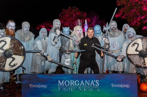 De maand oktober stond in het teken van Halloween. Tijdens de Attractiepark Toverland Halloween Nights jaagden Morgana en haar Frozen Knights de bezoekers koude rillingen over het lijf.

Als zoneleider was in medeverantwoordelijk voor dit themagebied. Samen met een enthousiast en hardwerkend team -voor én achter de schermen- hebben we vele avonden een magische beleving gecreëerd voor alle bezoekers. 

Ik kijk terug op een leerzame, intensieve en vooral ontzettend toffe periode. Dank aan Joey van de Leemput, Danny Geurts, Michael Bot en het hele Toverland-team voor de fijne samenwerking!

#toverland #halloween #productie

Foto: Kevin Biemans fotografie